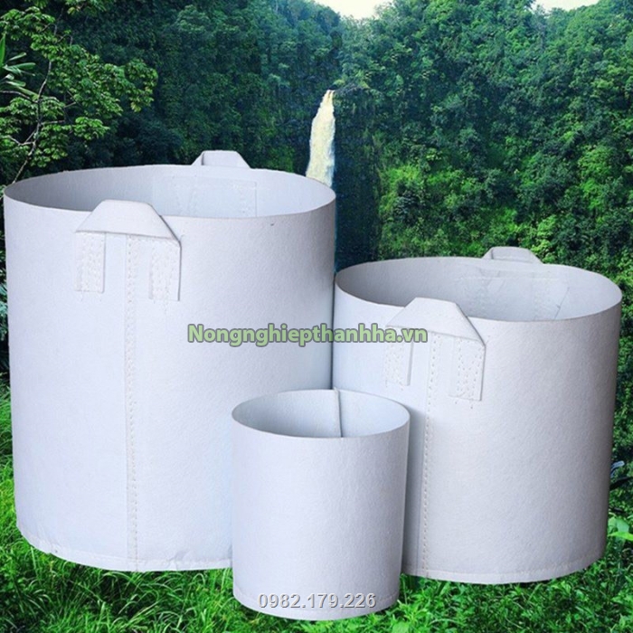 Vải địa trồng cây trơ với môi trường axit và kiềm, nhờ đó không bị phân hủy hay oxy hóa trong thời gian sử dụng