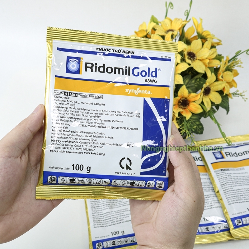Thuốc trị sương mai, thán thư, chết cây non Ridomil Gold
