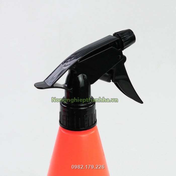 Bình xịt thiết kế đơn giản, đầu phun điều chỉnh linh hoạt